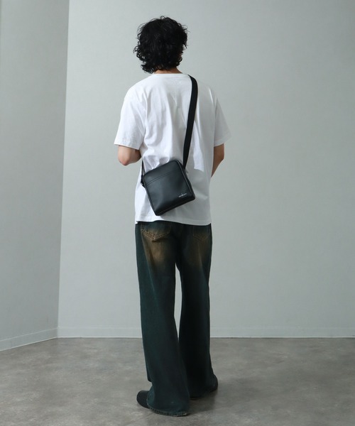 Calvin Klein Jeans(カルヴァンクラインジーンズ)の「【Calvin Klein JEANS/カルバンクライン ジーンズ】MONOGRAM SOFT REPORTER18 / モノグラム ソフト ポーター ショルダー バッグ(ショルダーバッグ・メンズ・ブラック・FREE)」の12枚目の写真