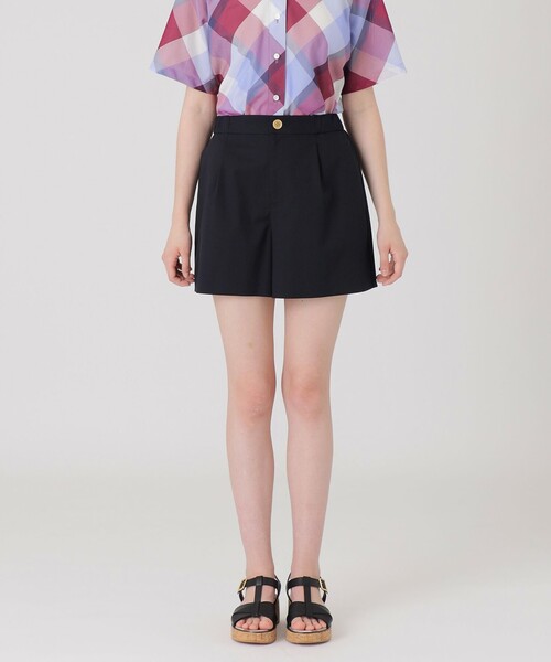 BLUE LABEL CRESTBRIDGE(ブルーレーベルクレストブリッジ)の「コンパクトツイルショートパンツ(その他パンツ・レディース・ベージュ/イエロー/ダークネイビー・36/38)」の2枚目の写真