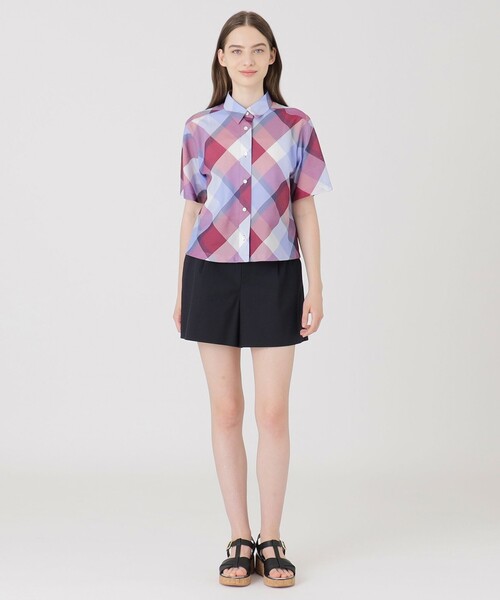 BLUE LABEL CRESTBRIDGE(ブルーレーベルクレストブリッジ)の「コンパクトツイルショートパンツ(その他パンツ・レディース・ベージュ/イエロー/ダークネイビー・36/38)」の4枚目の写真