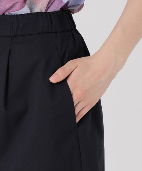 BLUE LABEL CRESTBRIDGE(ブルーレーベルクレストブリッジ)の「コンパクトツイルショートパンツ(その他パンツ・レディース・ベージュ/イエロー/ダークネイビー・36/38)」の9枚目の写真