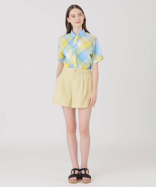 BLUE LABEL CRESTBRIDGE(ブルーレーベルクレストブリッジ)の「コンパクトツイルショートパンツ(その他パンツ・レディース・ベージュ/イエロー/ダークネイビー・36/38)」の18枚目の写真