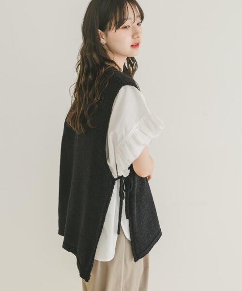 ITEMS URBANRESEARCH(アイテムズ アーバンリサーチ)の「テープヤーンニットベスト(ベスト・レディース・オフホワイト/ネイビー/ライトカーキ・FREE)」の13枚目の写真