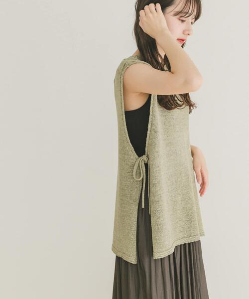 ITEMS URBANRESEARCH(アイテムズ アーバンリサーチ)の「テープヤーンニットベスト(ベスト・レディース・オフホワイト/ネイビー/ライトカーキ・FREE)」の10枚目の写真