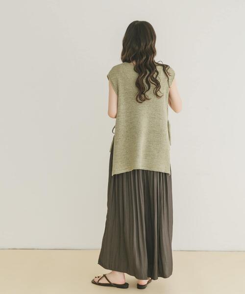ITEMS URBANRESEARCH(アイテムズ アーバンリサーチ)の「テープヤーンニットベスト(ベスト・レディース・オフホワイト/ネイビー/ライトカーキ・FREE)」の6枚目の写真
