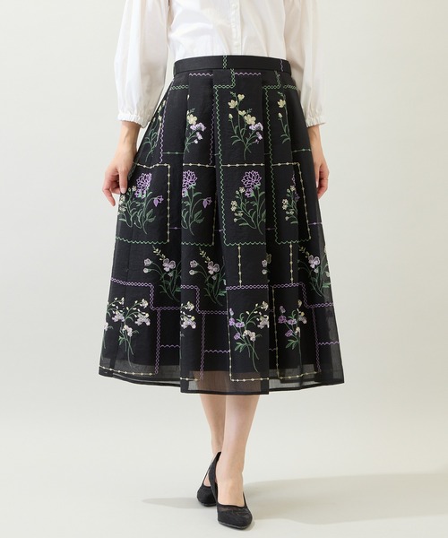 Rose Tiara(ローズティアラ)の「【セットアップ対応】パネル風刺繍スカート(スカート・レディース・ブラック/ベージュ・38/42/46)」の2枚目の写真