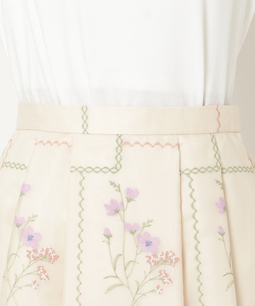 Rose Tiara(ローズティアラ)の「【セットアップ対応】パネル風刺繍スカート(スカート・レディース・ブラック/ベージュ・38/42/46)」の8枚目の写真