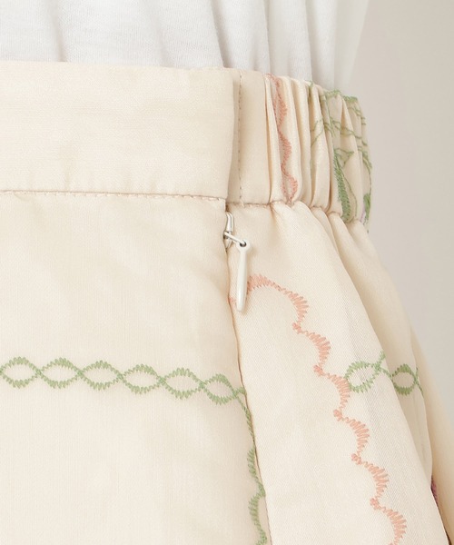 Rose Tiara(ローズティアラ)の「【セットアップ対応】パネル風刺繍スカート(スカート・レディース・ブラック/ベージュ・38/42/46)」の7枚目の写真