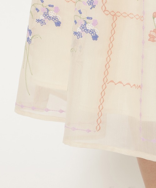 Rose Tiara(ローズティアラ)の「【セットアップ対応】パネル風刺繍スカート(スカート・レディース・ブラック/ベージュ・38/42/46)」の5枚目の写真