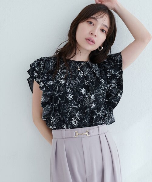 natural couture(ナチュラルクチュール)の「【mizu】シャーリングヘムフリル袖ブラウス(シャツ/ブラウス・レディース・ベージュ系その他/ブルー系その他/ブラック系その他・FREE)」の1枚目の写真