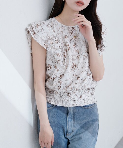 natural couture(ナチュラルクチュール)の「【mizu】シャーリングヘムフリル袖ブラウス(シャツ/ブラウス・レディース・ベージュ系その他/ブルー系その他/ブラック系その他・FREE)」の2枚目の写真