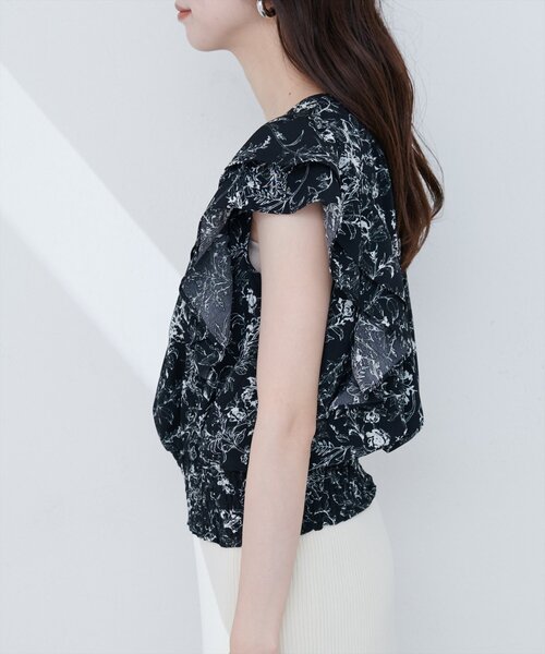 natural couture(ナチュラルクチュール)の「【mizu】シャーリングヘムフリル袖ブラウス(シャツ/ブラウス・レディース・ベージュ系その他/ブルー系その他/ブラック系その他・FREE)」の15枚目の写真