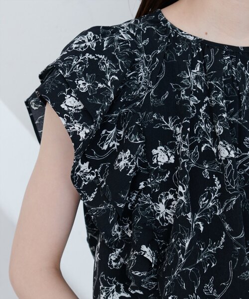 natural couture(ナチュラルクチュール)の「【mizu】シャーリングヘムフリル袖ブラウス(シャツ/ブラウス・レディース・ベージュ系その他/ブルー系その他/ブラック系その他・FREE)」の19枚目の写真