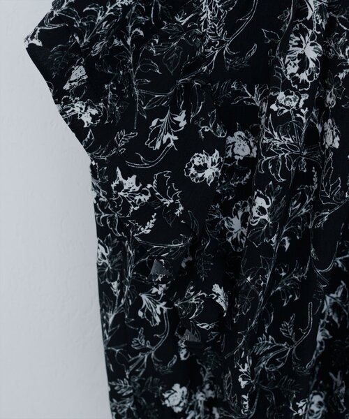 natural couture(ナチュラルクチュール)の「【mizu】シャーリングヘムフリル袖ブラウス(シャツ/ブラウス・レディース・ベージュ系その他/ブルー系その他/ブラック系その他・FREE)」の22枚目の写真