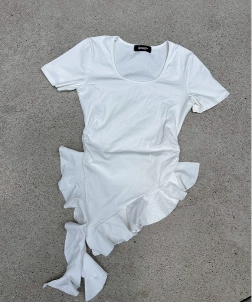 ipugo(イプゴ)の「ipugo/イプゴ 裾フリル トップス 秋物 秋服 2026年秋冬(Tシャツ/カットソー・レディース・ブラック/ホワイト・FREE)」の10枚目の写真