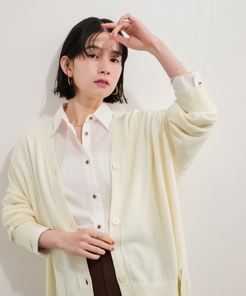 le cercle ADAM ET ROPE'(ルセルクルアダムエロペ)の「ウール混バックリンキングVネックカーディガン(カーディガン/ボレロ・レディース・ホワイト系その他/グリーン/ブラック系その他/グレー・FREE)」の2枚目の写真