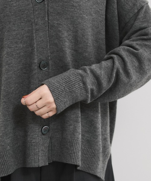 le cercle ADAM ET ROPE'(ルセルクルアダムエロペ)の「ウール混バックリンキングVネックカーディガン(カーディガン/ボレロ・レディース・ホワイト系その他/グリーン/ブラック系その他/グレー・FREE)」の5枚目の写真