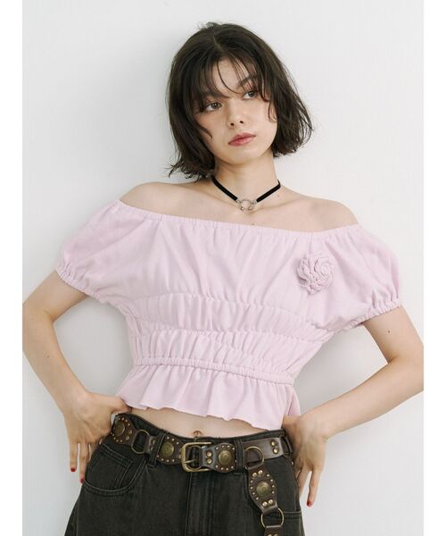 jouetie(ジュエティ)の「コサージュギャザートップス(Tシャツ/カットソー・レディース・ピンク/ブラック/グレー・MEDIUM)」の16枚目の写真
