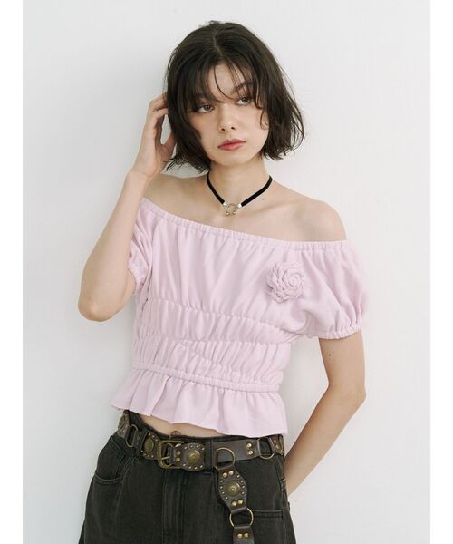 jouetie(ジュエティ)の「コサージュギャザートップス(Tシャツ/カットソー・レディース・ピンク/ブラック/グレー・MEDIUM)」の17枚目の写真