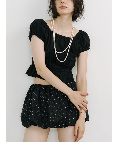 jouetie(ジュエティ)の「コサージュギャザートップス(Tシャツ/カットソー・レディース・ピンク/ブラック/グレー・MEDIUM)」の2枚目の写真