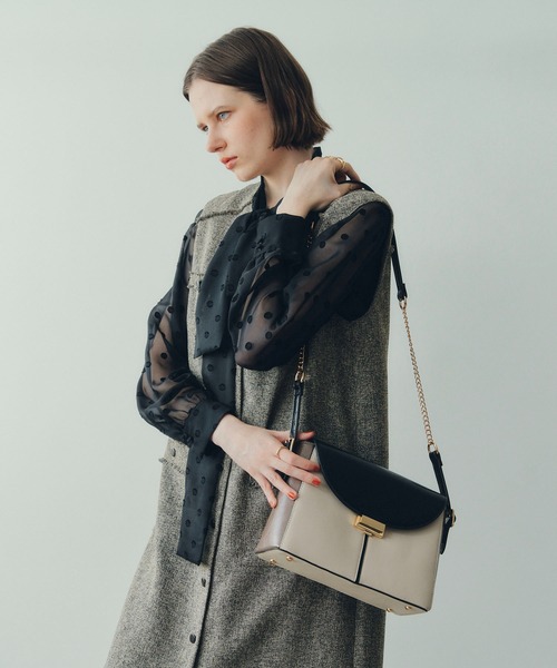 YECCA VECCA(イェッカヴェッカ)の「配色メタルポイントバッグ(ハンドバッグ・レディース・アイボリー/ブラウン・FREE)」の1枚目の写真