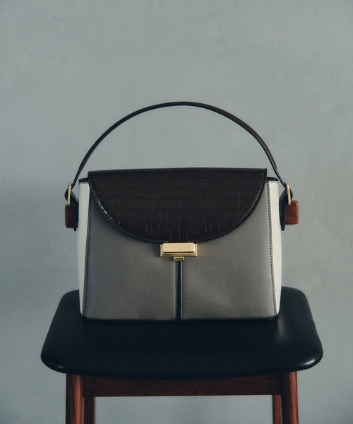 YECCA VECCA(イェッカヴェッカ)の「配色メタルポイントバッグ(ハンドバッグ・レディース・アイボリー/ブラウン・FREE)」の14枚目の写真