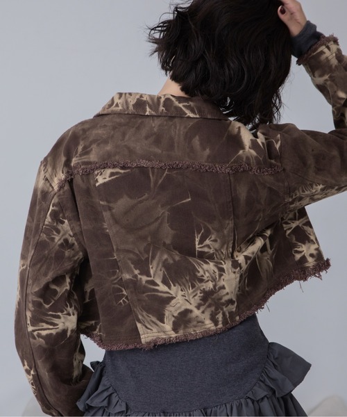 VACANCY（ヴァカンシー）の「ケミカル加工アシメショート丈デニムジャケット（デニムジャケット・レディース・ブラウン/グレー・FREE）」の6枚目の写真