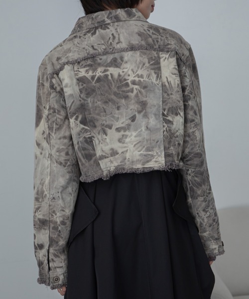 VACANCY（ヴァカンシー）の「ケミカル加工アシメショート丈デニムジャケット（デニムジャケット・レディース・ブラウン/グレー・FREE）」の16枚目の写真