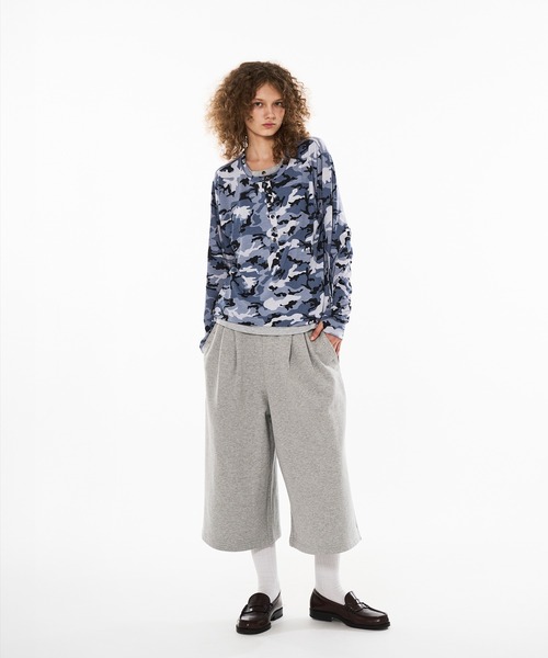 WISH FOR EVER（ウィッシュフォーエバー）の「HEAVY WEIGHT 2 TUCK STUDS DESIGN SWEAT SHORTS / ヘビーウェイト2タックスタッズデザインスウェットショーツ（スウェットパンツ・メンズ・グレー/オフホワイト/チャコールグレー/ブラック・MEDIUM/SMALL/LARGE）」の17枚目の写真