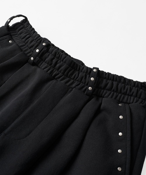 WISH FOR EVER（ウィッシュフォーエバー）の「HEAVY WEIGHT 2 TUCK STUDS DESIGN SWEAT SHORTS / ヘビーウェイト2タックスタッズデザインスウェットショーツ（スウェットパンツ・メンズ・グレー/オフホワイト/チャコールグレー/ブラック・MEDIUM/SMALL/LARGE）」の6枚目の写真