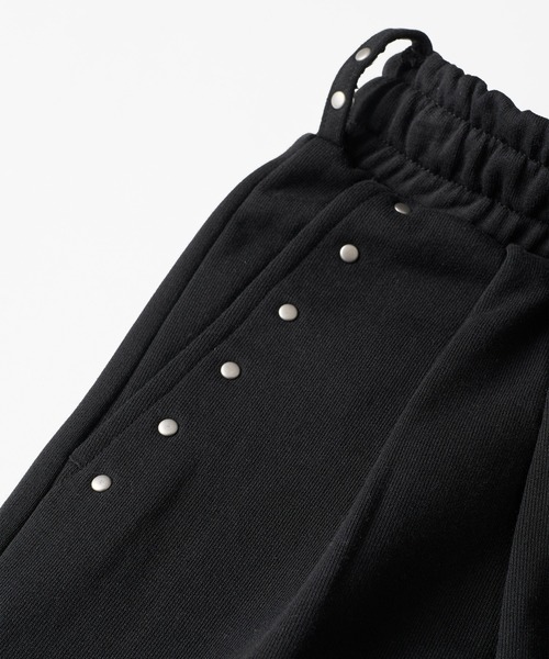 WISH FOR EVER（ウィッシュフォーエバー）の「HEAVY WEIGHT 2 TUCK STUDS DESIGN SWEAT SHORTS / ヘビーウェイト2タックスタッズデザインスウェットショーツ（スウェットパンツ・メンズ・グレー/オフホワイト/チャコールグレー/ブラック・MEDIUM/SMALL/LARGE）」の8枚目の写真