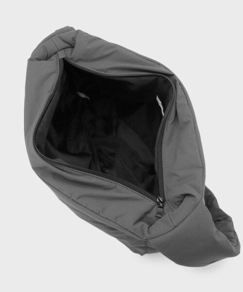 THE SHOP TK （ザ ショップ ティーケー ）の「パテッドビッグショルダー（ショルダーバッグ・メンズ・ブラック/ブルー系その他/チャコールグレー・00）」の17枚目の写真