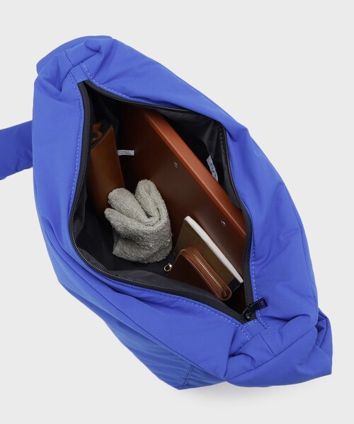 THE SHOP TK （ザ ショップ ティーケー ）の「パテッドビッグショルダー（ショルダーバッグ・メンズ・ブラック/ブルー系その他/チャコールグレー・00）」の18枚目の写真