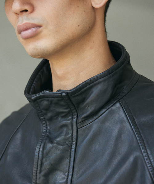 JOURNAL STANDARD（ジャーナルスタンダード）の「シープ レザー ウォッシュド スタンド ブルゾン（ライダースジャケット・メンズ・ブラック/ブラウン・MEDIUM/LARGE）」の9枚目の写真