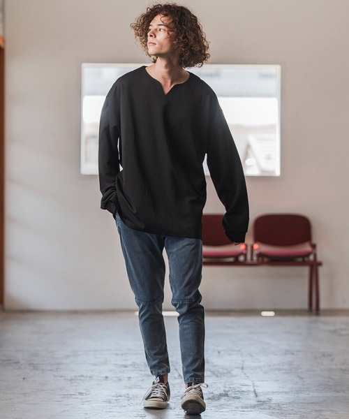 CAMBIO（カンビオ）の「mlt5411- キーネックサイドスリットカットソー（Tシャツ/カットソー・メンズ・ブラック/アイボリー/グレイッシュベージュ・M/L/XL）」の8枚目の写真