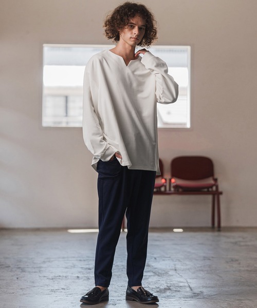 CAMBIO（カンビオ）の「mlt5411- キーネックサイドスリットカットソー（Tシャツ/カットソー・メンズ・ブラック/アイボリー/グレイッシュベージュ・M/L/XL）」の13枚目の写真