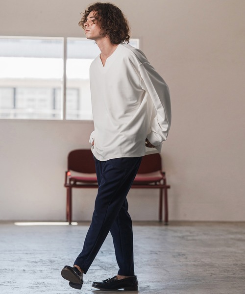 CAMBIO（カンビオ）の「mlt5411- キーネックサイドスリットカットソー（Tシャツ/カットソー・メンズ・ブラック/アイボリー/グレイッシュベージュ・M/L/XL）」の14枚目の写真