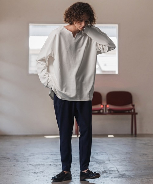 CAMBIO（カンビオ）の「mlt5411- キーネックサイドスリットカットソー（Tシャツ/カットソー・メンズ・ブラック/アイボリー/グレイッシュベージュ・M/L/XL）」の15枚目の写真
