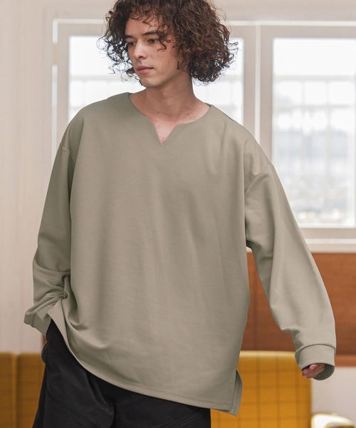 CAMBIO（カンビオ）の「mlt5411- キーネックサイドスリットカットソー（Tシャツ/カットソー・メンズ・ブラック/アイボリー/グレイッシュベージュ・M/L/XL）」の16枚目の写真
