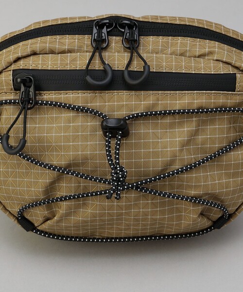 coen（コーエン）の「ナイロンリップウエストバッグ（ボディバッグ/ウエストポーチ・メンズ・ベージュ/ダークグレー/ブラック・FREE）」の8枚目の写真