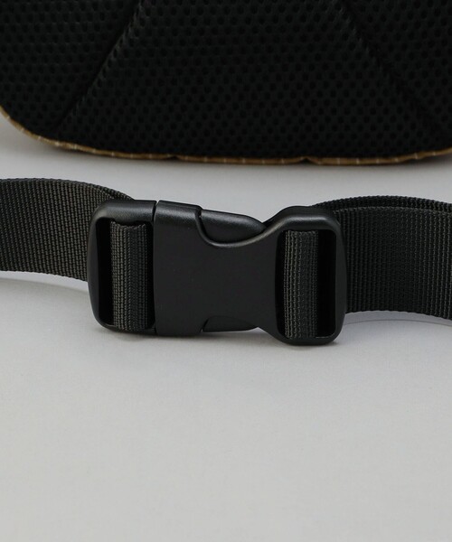 coen（コーエン）の「ナイロンリップウエストバッグ（ボディバッグ/ウエストポーチ・メンズ・ベージュ/ダークグレー/ブラック・FREE）」の6枚目の写真