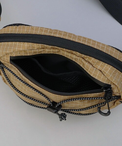 coen（コーエン）の「ナイロンリップウエストバッグ（ボディバッグ/ウエストポーチ・メンズ・ベージュ/ダークグレー/ブラック・FREE）」の5枚目の写真