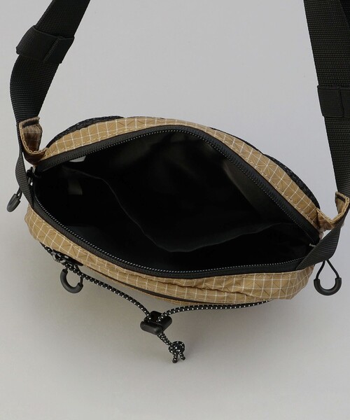 coen（コーエン）の「ナイロンリップウエストバッグ（ボディバッグ/ウエストポーチ・メンズ・ベージュ/ダークグレー/ブラック・FREE）」の4枚目の写真