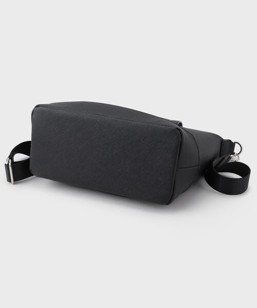 tk.TAKEO KIKUCHI（ティーケータケオキクチ）の「レクタングルショルダーバッグ（ショルダーバッグ・メンズ・ブラック系/ブラック系1/ブラック・00）」の11枚目の写真