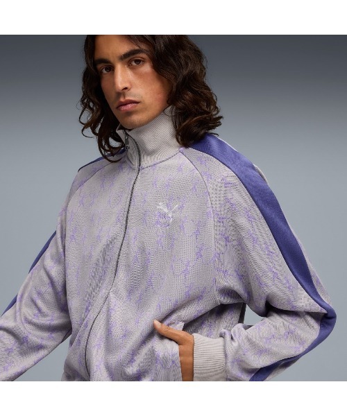 PUMA(プーマ)の「PUMA PUMA x KIDSUPER T7 JACKET(プーマ プーマ x キッドスーパー T7 ジャケット)(ジャージ・メンズ・レッド系/グレー系・MEDIUM/LARGE/X-LARGE)」の2枚目の写真