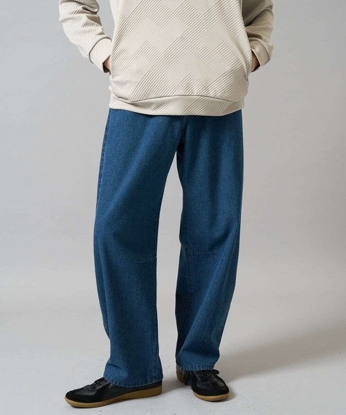 a.v.v（アーヴェヴェ）の「【洗濯機で洗える】デニムバレルレッグイージーパンツ（その他パンツ・メンズ・ネイビー/ブラック・48/46）」の2枚目の写真