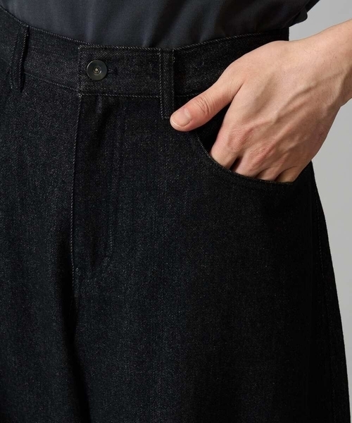 a.v.v(アーヴェヴェ)の「【洗濯機で洗える】デニムバレルレッグイージーパンツ(その他パンツ・メンズ・ネイビー/ブラック・48/46)」の6枚目の写真