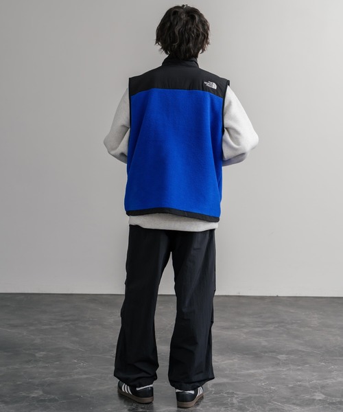 THE NORTH FACE(ザノースフェイス)の「THE NORTH FACE ザ・ノースフェイス RETRO DENALI VEST レトロデナリ配色切替フリースベスト(ベスト・メンズ・ブラック/ブルー・M/L)」の13枚目の写真