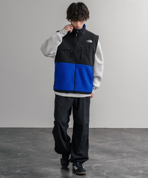 THE NORTH FACE(ザノースフェイス)の「THE NORTH FACE ザ・ノースフェイス RETRO DENALI VEST レトロデナリ配色切替フリースベスト(ベスト・メンズ・ブラック/ブルー・M/L)」の14枚目の写真