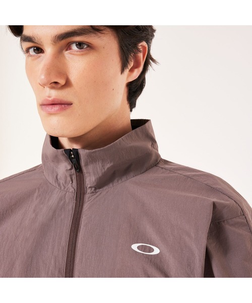 OAKLEY（オークリー）の「オークリー  ENHANCE ACTIVE WIND JACKET 14.7/ジャケット/スポーツ・トレーニング/OAKLEY（その他アウター・メンズ・ブラック×グレー/パープル系その他・L/S/XL/M）」の13枚目の写真
