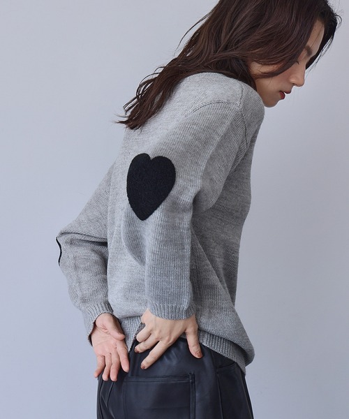 セール】【2025AW】ハートエルボーパッチ ニット プルオーバー《着用